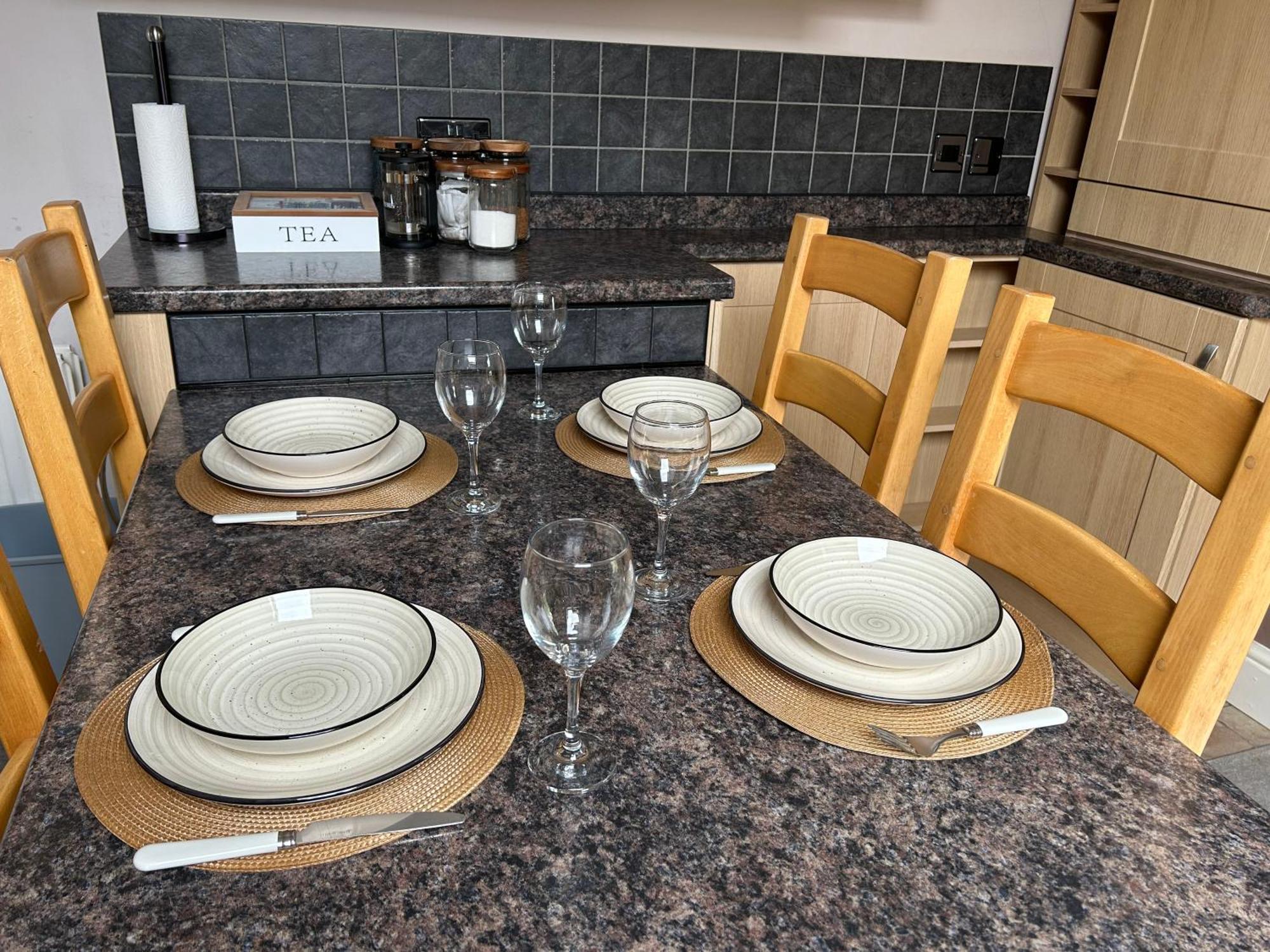 Seaside Rentals Bournemouth - 2Br, Upto 6Ppl, Beach 3 Min Walk, Dogs Ok, Wifi, Park 2 Cars Ngoại thất bức ảnh